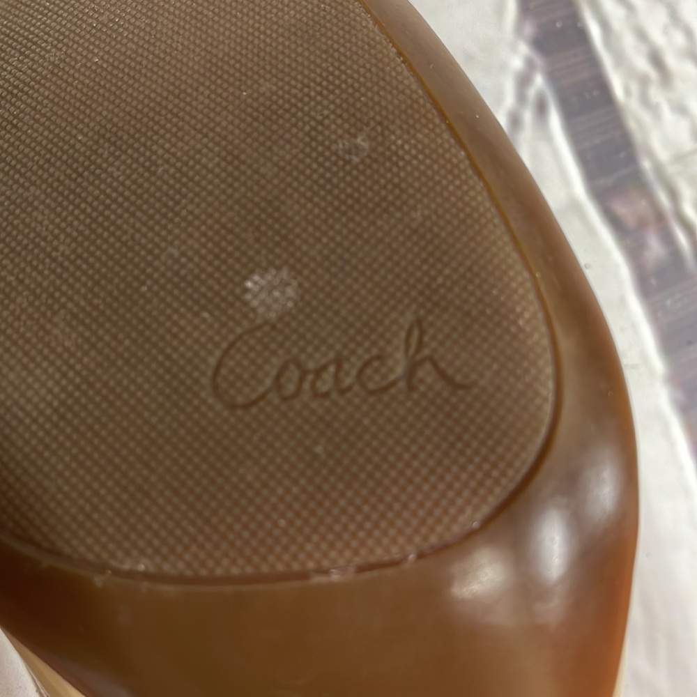 Coach buttery yellow tan patent leather kitten heels shoes - Picture 6 of 11